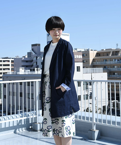 POU DOU DOU(プードゥドゥ)の「コクーンテ-ラーコート(テーラードジャケット・レディース・ベージュ/インディゴブルー/カーキ/ブルー・3)」の1枚目の写真