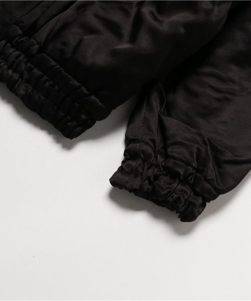 CHUBBYGANG（チャビーギャング）の「クロスギャザーフライトジャケット（ブルゾン・キッズ・ホワイト/ブラック・150/140/160/120/110/130/100）」の5枚目の写真