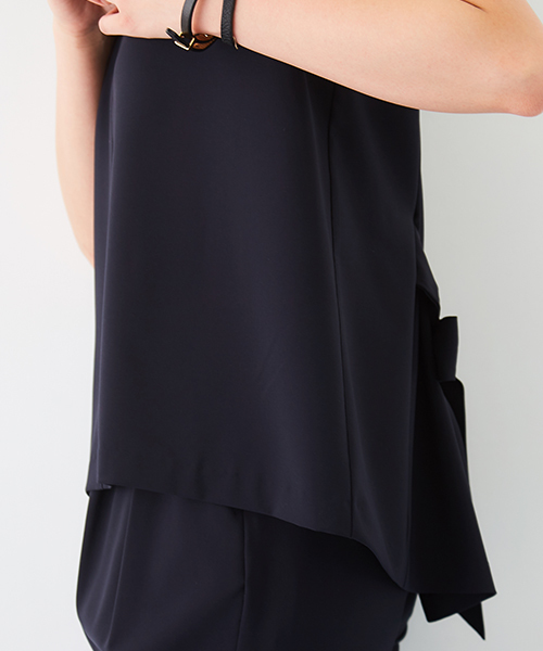 STUDIOUS（ステュディオス）の「【WEB限定】STUDIOUS バックフレアーサッシュブラウス（シャツ/ブラウス・レディース・ネイビー/ライトグレー・FREE）」の13枚目の写真