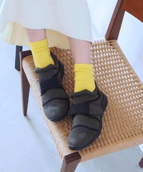 enchanted（エンチャンテッド）の「フロントゴアスニーカー（スニーカー・レディース・ブラック/オリーブ/グレー/グレイッシュベージュ・L/LL/M/S）」の4枚目の写真