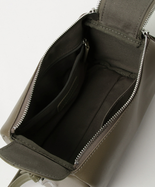 YAHKI（ヤーキ）の「[WEB限定]YAHKI / ジップショルダーバッグ（ショルダーバッグ・レディース・ダークグリーン/ブラック/グレー・FREE）」の8枚目の写真