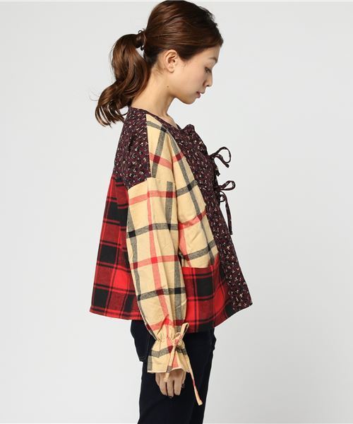 MERLOT（メルロー）の「チェック×フラワー柄ブラウス7218（シャツ/ブラウス・レディース・レッド/ネイビー・FREE）」の7枚目の写真