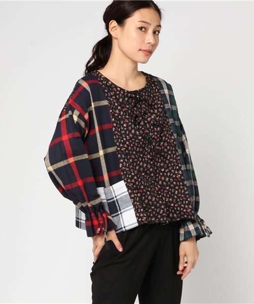 MERLOT（メルロー）の「チェック×フラワー柄ブラウス7218（シャツ/ブラウス・レディース・レッド/ネイビー・FREE）」の4枚目の写真