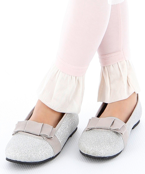 Catherine Cottage（キャサリンコテージ）の「リボン付グリッターフラットシューズ（ドレスシューズ・キッズ・シルバー/ゴールド・18/17/16/19）」の3枚目の写真