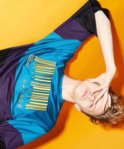 SHAREEF（シャリーフ）の「”BARCORD” EMB. SWITSHING BIG-T（Tシャツ/カットソー・メンズ・ターコイズブルー/ラベンダー/ブラック系その他/ブラック系その他2・1/2/3）」の4枚目の写真