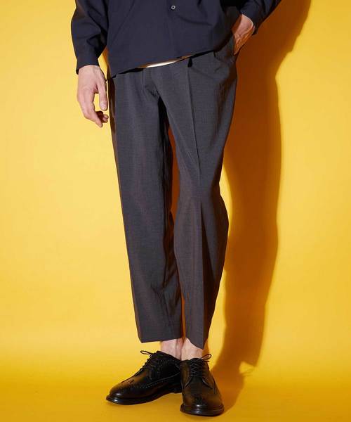 UNITED TOKYO（ユナイテッドトウキョウ）の「リネンライクアンクルテーパードスラックス（スラックス・メンズ・グレー/ベージュ/ブラック・1/2/3）」の4枚目の写真