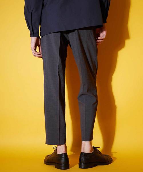 UNITED TOKYO（ユナイテッドトウキョウ）の「リネンライクアンクルテーパードスラックス（スラックス・メンズ・グレー/ベージュ/ブラック・1/2/3）」の6枚目の写真