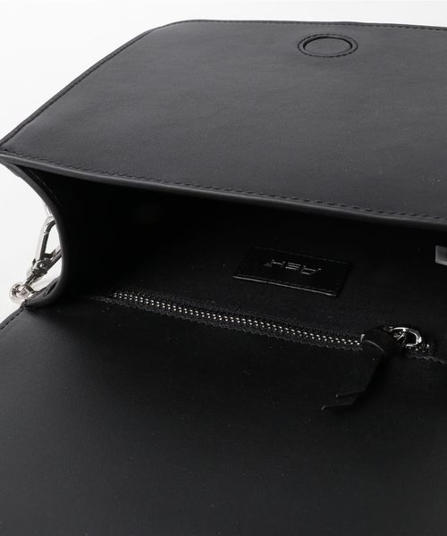 ASH（アッシュ）の「【MELISA】BL スクエアチェーンバッグ（ショルダーバッグ・レディース・ブラック・ONE SIZE）」の2枚目の写真