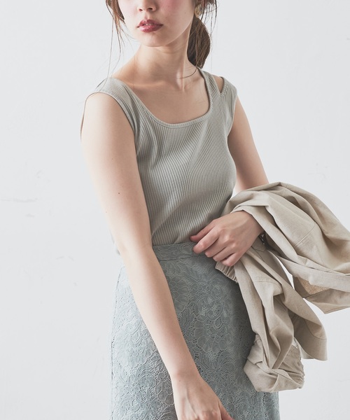 natural couture（ナチュラルクチュール）の「スリット入りタンク（タンクトップ・レディース・ブラック/オフホワイト/ミント/ピンクベージュ・FREE）」の10枚目の写真