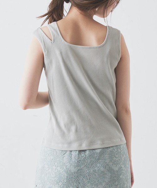 natural couture（ナチュラルクチュール）の「スリット入りタンク（タンクトップ・レディース・ブラック/オフホワイト/ミント/ピンクベージュ・FREE）」の6枚目の写真