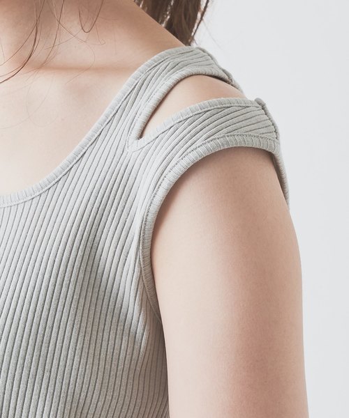 natural couture（ナチュラルクチュール）の「スリット入りタンク（タンクトップ・レディース・ブラック/オフホワイト/ミント/ピンクベージュ・FREE）」の11枚目の写真