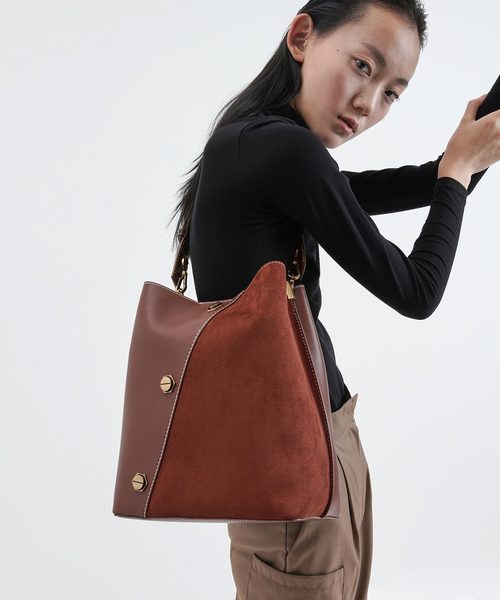 【SCULPTOR】スタッズ メタリック ホーボー バッグ Stud Metallic Hobo Bag Baby Blue – SCULPTOR JAPAN