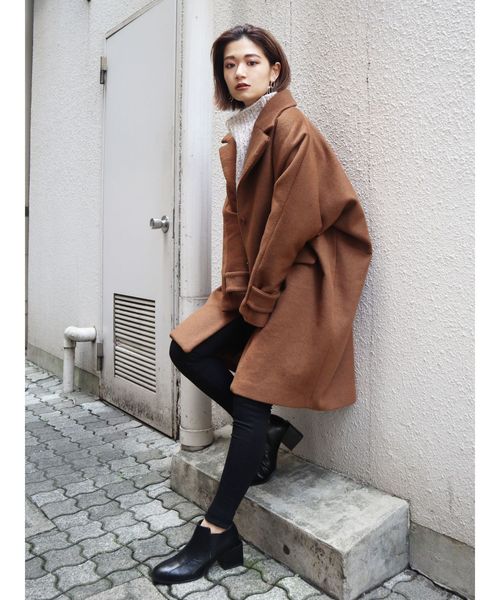 EMODA(エモダ)の「バルキーワイドコクーンコート(その他アウター・レディース・ブラック/ネイビー/キャメル・FREE)」の3枚目の写真
