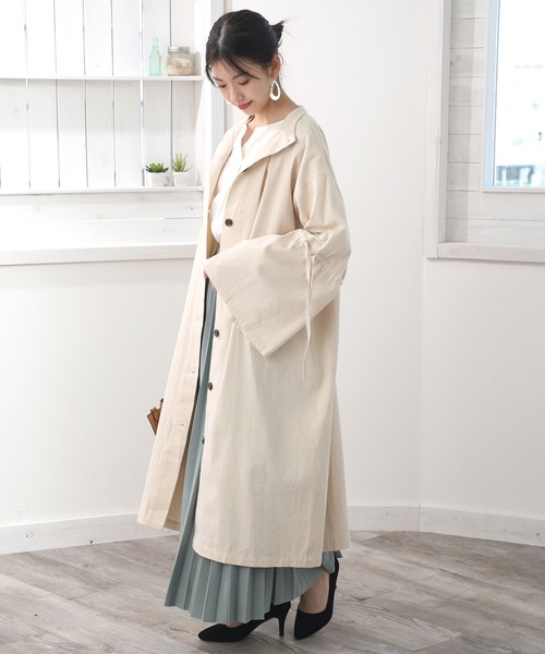 classicalelf(クラシカルエルフ)の「Classical Elf × malevieノーカラー袖フリルコットンボタン留めロング丈ガウンコート(ノーカラーコート・レディース・ブラック/キナリ/ベージュ・MEDIUM/LARGE)」の17枚目の写真