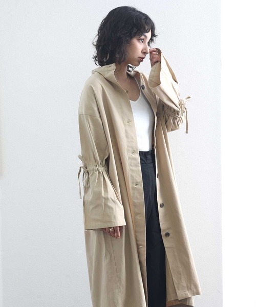 classicalelf(クラシカルエルフ)の「Classical Elf × malevieノーカラー袖フリルコットンボタン留めロング丈ガウンコート(ノーカラーコート・レディース・ブラック/キナリ/ベージュ・MEDIUM/LARGE)」の18枚目の写真