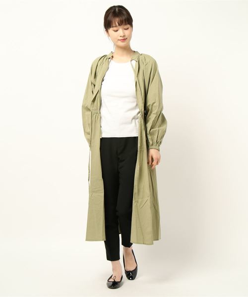 STYLEBLOCK(スタイルブロック)の「2WAYハイネックギャザーガウンワンピース(ワンピース・レディース・ホワイト/ブラック/ライトカーキ/ライトベージュ・M)」の7枚目の写真