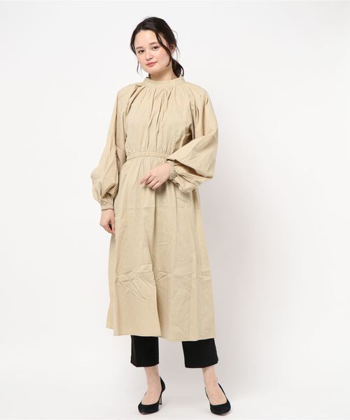 STYLEBLOCK(スタイルブロック)の「2WAYハイネックギャザーガウンワンピース(ワンピース・レディース・ホワイト/ブラック/ライトカーキ/ライトベージュ・M)」の11枚目の写真