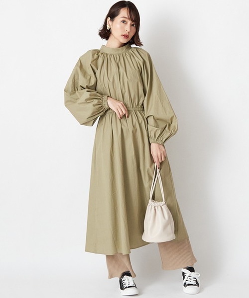 STYLEBLOCK(スタイルブロック)の「2WAYハイネックギャザーガウンワンピース(ワンピース・レディース・ホワイト/ブラック/ライトカーキ/ライトベージュ・M)」の8枚目の写真