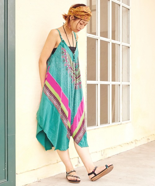 チャイハネ（チャイハネ）の「【チャイハネ】yul アフリカンダシキ柄サロペット＆キャミワンピース2WAY（サロペット/オーバーオール・レディース・ホワイト/ブラック/イエロー/グリーン・FREE）」の3枚目の写真