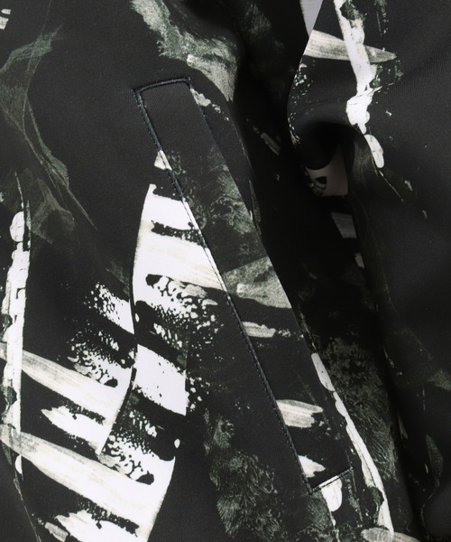 GLIMCLAP（グリムクラップ）の「mj7734-Repeating pattern stand fullzip jacket jersey(monotone geometric pattern) ジャケット（ブルゾン・メンズ・ブラック・S/M/L）」の5枚目の写真