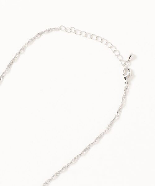Pierrot(ピエロ)の「ツイストチェーンYラインネックレス(ネックレス・レディース・シルバー/ゴールド・FREE)」の6枚目の写真