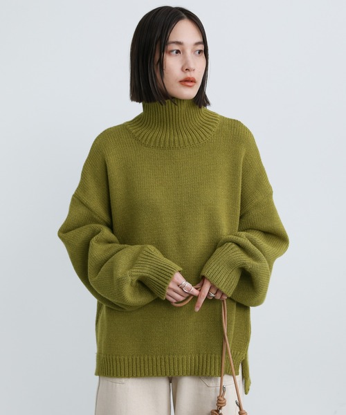 select MOCA（セレクトモカ）の「ハイネックルーズオーバーニット（ニット/セーター・レディース・ブラック/レッド/オリーブ/アイボリー・FREE）」の7枚目の写真