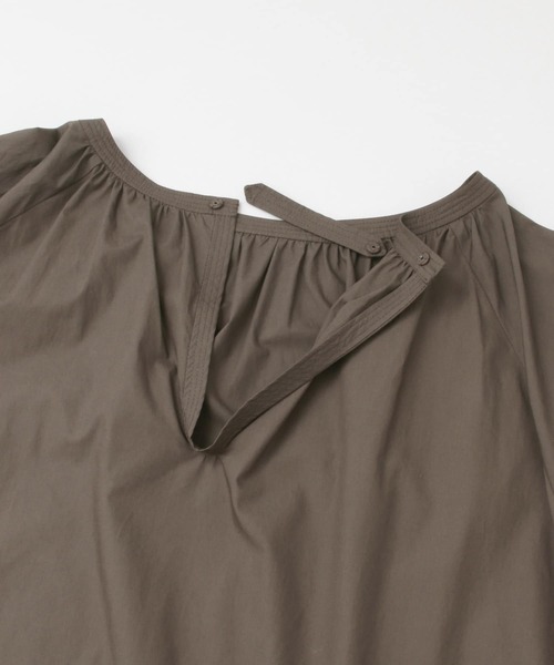 LAATO（ラート）の「FOLDING FAN BLOUSE（シャツ/ブラウス・レディース・ブラウン/チャコールグレー・FREE）」の3枚目の写真