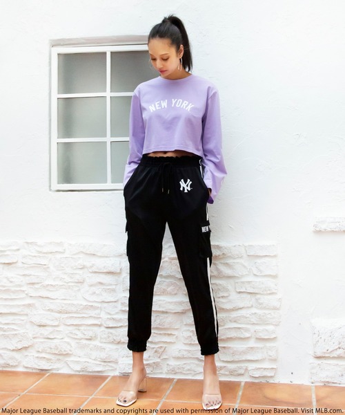 BACK TO THE FIELD（バック トゥー ザ フィールド）の「【MLB】フレアスリーブロゴTシャツ（Tシャツ/カットソー・レディース・ブラック/オフホワイト/パープル・FREE）」の10枚目の写真