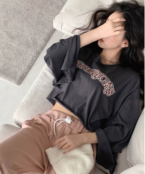 merongshop（メロンショップ）の「MERONGSHOP マーベリックロゴクロップTシャツ（Tシャツ/カットソー・レディース・アイボリー/ダークグレー・FREE）」の11枚目の写真