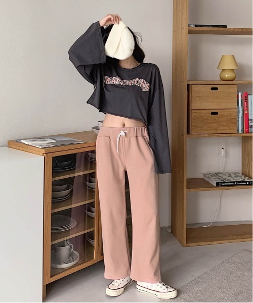 merongshop（メロンショップ）の「MERONGSHOP マーベリックロゴクロップTシャツ（Tシャツ/カットソー・レディース・アイボリー/ダークグレー・FREE）」の5枚目の写真