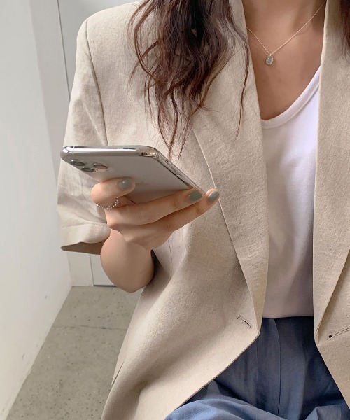 ABITOKYO（アビトーキョー）の「綿麻オーバーテーラードジャケット（テーラードジャケット・レディース・ダークグリーン/ベージュ/ネイビー・FREE）」の4枚目の写真