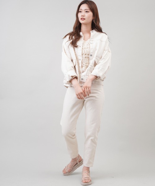 SPINNS（スピンズ）の「【ゆったりシルエット】ノーカラーツイルデニムジャケット（デニムジャケット・レディース・アイボリー・ONESIZE）」の5枚目の写真