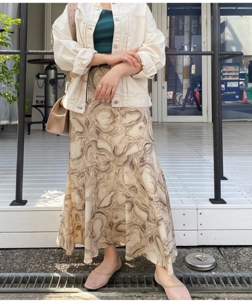 SPINNS（スピンズ）の「【ゆったりシルエット】ノーカラーツイルデニムジャケット（デニムジャケット・レディース・アイボリー・ONESIZE）」の15枚目の写真