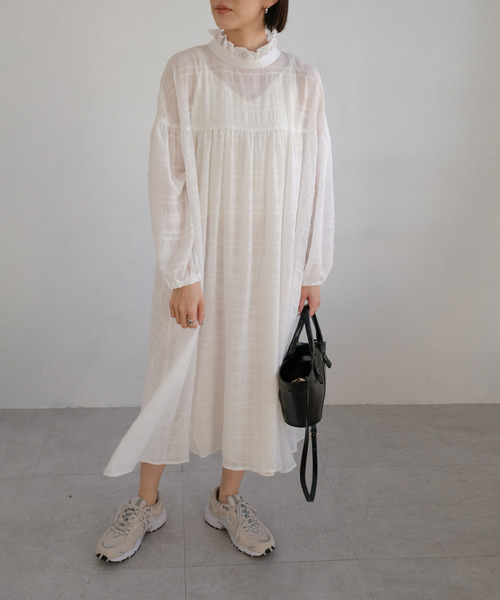 ＡＮＤＪ（アンドジェイ）の「【ANDJ MADE】バックリボンフリルハイネックボリュームシアーワンピース（ワンピース・レディース・アイボリー/グレー系その他/ホワイト/ブラック・M）」の2枚目の写真