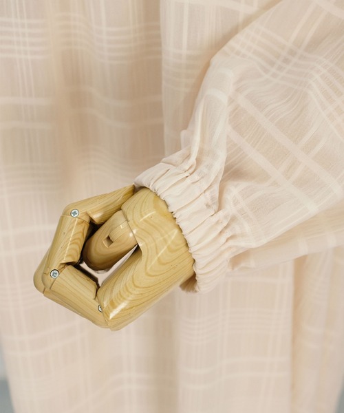 ＡＮＤＪ（アンドジェイ）の「【ANDJ MADE】バックリボンフリルハイネックボリュームシアーワンピース（ワンピース・レディース・アイボリー/グレー系その他/ホワイト/ブラック・M）」の13枚目の写真