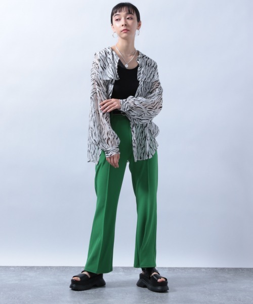 HARE(ハレ)の「ビッグカラーガラシアーシャツ(HARE)(シャツ/ブラウス・レディース・ブラック/オフホワイト/ブルー・FREE)」の4枚目の写真