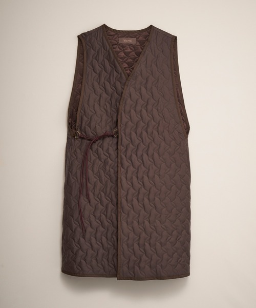 And A（アンドエー）の「TROVE トローブ / JARVI VEST ジャルビ キルティングロングベスト / 65VST02（その他アウター・メンズ・アッシュブラウン/グレー・1/3）」の3枚目の写真