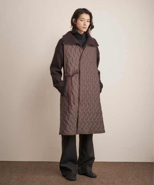 And A（アンドエー）の「TROVE トローブ / JARVI VEST ジャルビ キルティングロングベスト / 65VST02（その他アウター・メンズ・アッシュブラウン/グレー・1/3）」の4枚目の写真