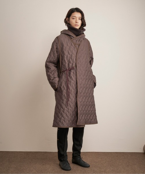 And A（アンドエー）の「TROVE トローブ / JARVI VEST ジャルビ キルティングロングベスト / 65VST02（その他アウター・メンズ・アッシュブラウン/グレー・1/3）」の7枚目の写真