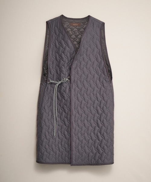 And A（アンドエー）の「TROVE トローブ / JARVI VEST ジャルビ キルティングロングベスト / 65VST02（その他アウター・メンズ・アッシュブラウン/グレー・1/3）」の9枚目の写真