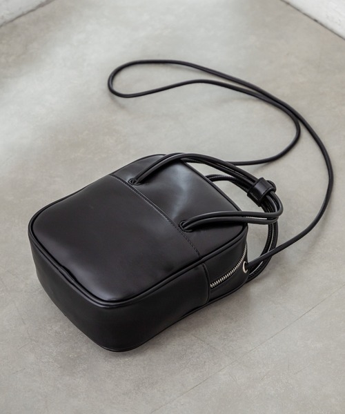 mystic（ミスティック）の「スクエアショルダーボストンバッグ（ショルダーバッグ・レディース・アイボリー/ブラック/グリーン・ONE SIZE）」の5枚目の写真