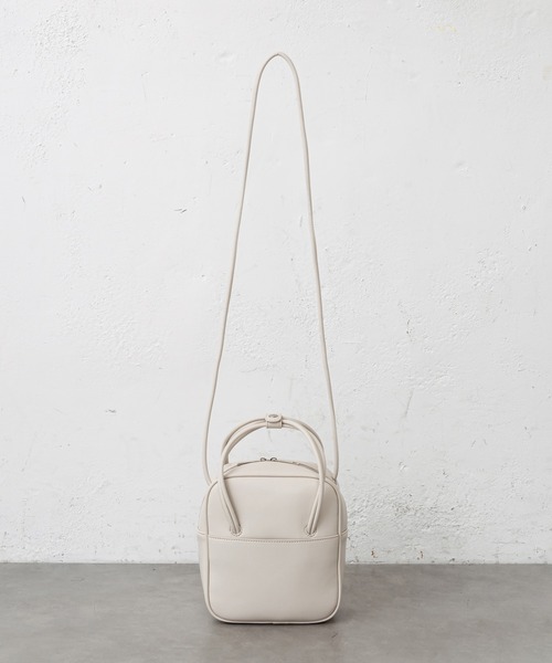 mystic（ミスティック）の「スクエアショルダーボストンバッグ（ショルダーバッグ・レディース・アイボリー/ブラック/グリーン・ONE SIZE）」の4枚目の写真