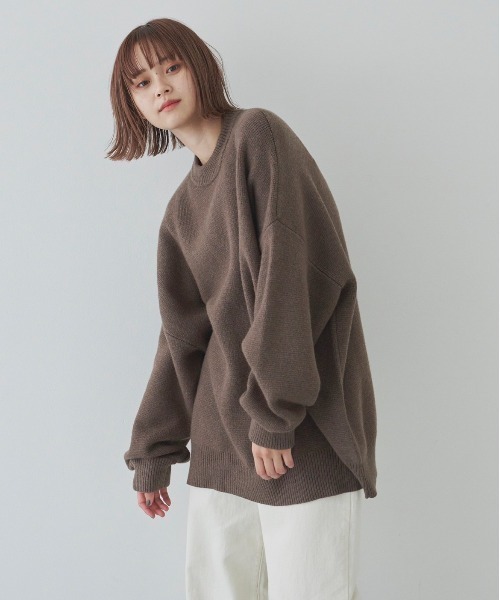 flaner(フラネ)の「オーバーサイズニット【ユニセックス着用可能】(ニット/セーター・レディース・ダークブラウン/ベージュ/ナチュラル・FREE)」の2枚目の写真