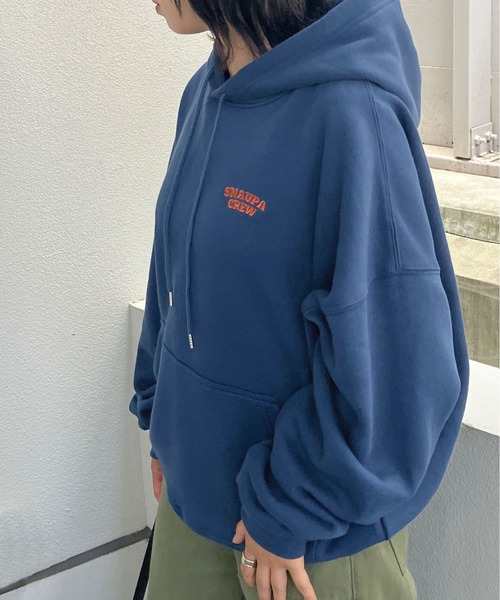 Snap club(スナップクラブ)の「【Snap club】裏起毛ワンポイント刺繍ロゴ オーバーサイズ プルオーバーパーカー(パーカー・メンズ・ライトブルー/ネイビー/ブラック/オートミール/グリーン系その他/オレンジ/ダークベージュ・M/L)」の15枚目の写真