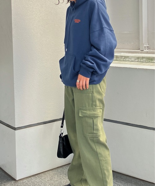 Snap club(スナップクラブ)の「【Snap club】裏起毛ワンポイント刺繍ロゴ オーバーサイズ プルオーバーパーカー(パーカー・メンズ・ライトブルー/ネイビー/ブラック/オートミール/グリーン系その他/オレンジ/ダークベージュ・M/L)」の12枚目の写真