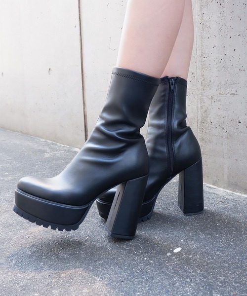 SPIRALGIRL(スパイラルガール)の「鬼盛れ厚底ショートブーツ(ブーツ・レディース・グレー/ブラック・LARGE/MEDIUM)」の7枚目の写真