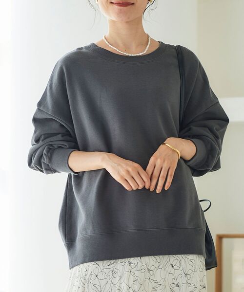 le.coeur blanc(ルクールブラン)の「バックロゴリラックス裏毛プルオーバー(スウェット・レディース・ベージュ/ダークグレー・FREE)」の8枚目の写真
