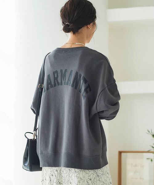 le.coeur blanc(ルクールブラン)の「バックロゴリラックス裏毛プルオーバー(スウェット・レディース・ベージュ/ダークグレー・FREE)」の9枚目の写真