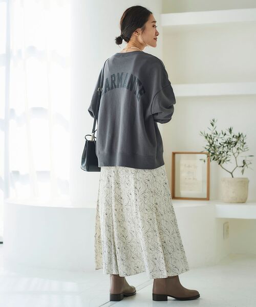 le.coeur blanc(ルクールブラン)の「バックロゴリラックス裏毛プルオーバー(スウェット・レディース・ベージュ/ダークグレー・FREE)」の10枚目の写真