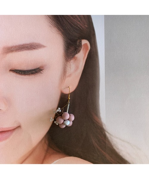 tone(トーン)の「【-lensa-】ピンクボールが可愛いピアス(MA)(ピアス(両耳用)・レディース・ピンク・FREE)」の4枚目の写真